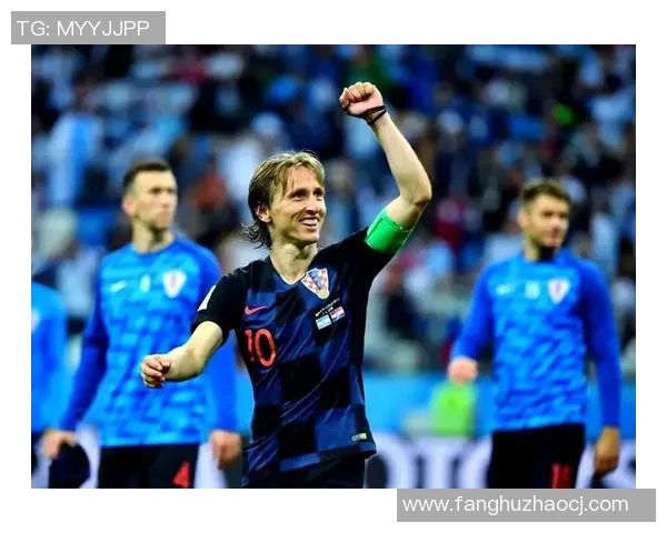 12号足球明星背影展现的坚韧与荣耀背后故事揭秘